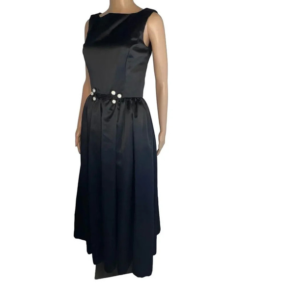 Francais By Huly Waltzer size 6 Black Satin Square Neck Fit Flare jewel 
Gown ￼ - Picture 2 of 13